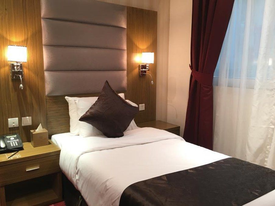 Royal Tulip Hotel Llc Dubai Eksteriør bilde